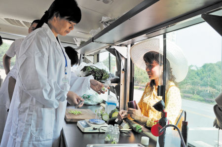 挑選食品安全檢測(cè)車廠家，需要注意這3點(diǎn)
